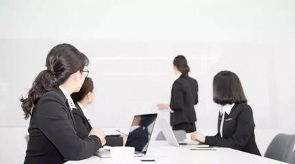 苍狼商学院营销知识 终端业务员跑小区失败的核心原因与破局之道——从执行者到文化经纪人的角色转变